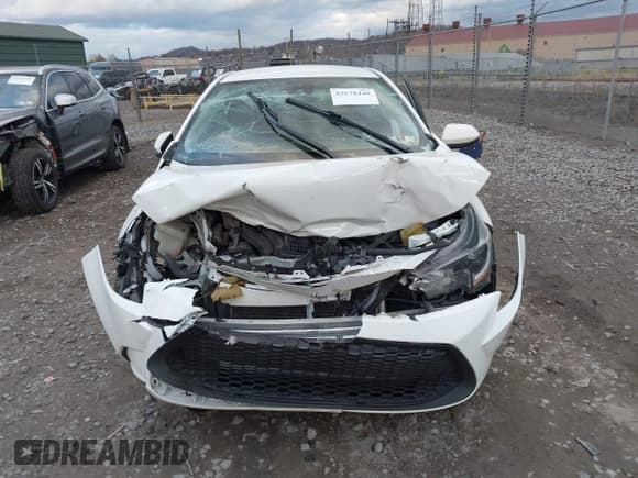 ✅ 2020 Toyota Corolla LE • VIN: 5YFEPRAE2LP101521 • Lot: 43678440. Listed on IAAI with 117,734 mi. Free auction sales archive from the USA and detailed vehicle history report at DreamBid. Image 6.