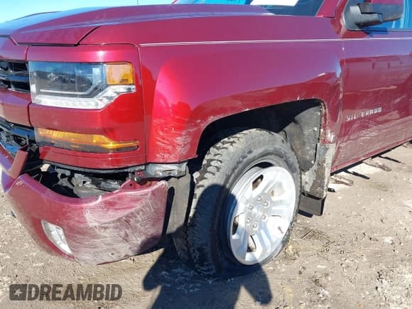 ✅ 2017 Chevrolet Silverado 1500 LT • VIN: 1GCVKREC4HZ116932 • Лот: 43389720. Опубликован ранее на IAAI с пробегом 72 108 миль. Бесплатный доступ к архиву аукционных продаж из США и подробный отчёт об истории автомобиля на DreamBid. Изображение 18.