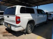 ✅ 2018 Toyota Tundra SR5 • VIN: 5TFAY5F1XJX715340 • Lot: 70036515. Wystawiony na Copart z przebiegiem 99 600 mil. Bezpłatny archiwum sprzedaży aukcyjnych z USA i szczegółowy raport historii pojazdu na DreamBid. Zdjęcie 3.