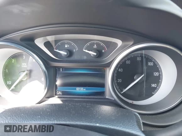 ✅ 2019 Buick Envision Preferred • VIN: LRBFXBSA1KD104806 • Lot: 43311399. Wystawiony na IAAI z przebiegiem 63 133 mil. Bezpłatny archiwum sprzedaży aukcyjnych z USA i szczegółowy raport historii pojazdu na DreamBid. Zdjęcie 7.