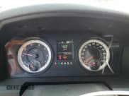 ✅ 2016 Ram 2500 Tradesman • VIN: 3C6MR5AJ3GG332796 • Lot: 65902665. Wystawiony na Copart z przebiegiem 53 876 mil. Bezpłatny archiwum sprzedaży aukcyjnych z USA i szczegółowy raport historii pojazdu na DreamBid. Zdjęcie 9.