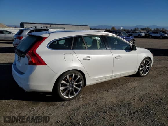 ✅ 2015 Volvo V60 T5 Drive-E Platinum • VIN: YV140MEM1F1266256 • Lot: 83092644. Listed on Copart with 44,048 mi. Free auction sales archive from the USA and detailed vehicle history report at DreamBid. Image 3.