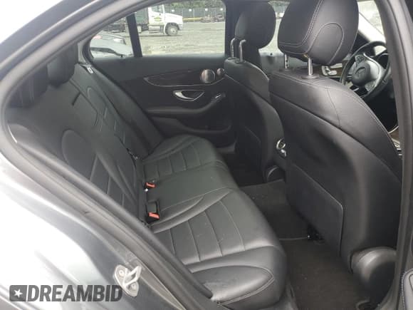 ✅ 2018 Mercedes-Benz C 300 • VIN: WDDWF4KB3JR343564 • Лот: 65400164. Опубликован ранее на Copart с пробегом 69 528 миль. Бесплатный доступ к архиву аукционных продаж из США и подробный отчёт об истории автомобиля на DreamBid. Изображение 10.