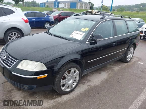 ✅ 2005 Volkswagen Passat GLS • VIN: WVWCD63B35E154276 • Lot: 42344799. Listed on IAAI with 157,189 mi. Free auction sales archive from the USA and detailed vehicle history report at DreamBid. Image 2.
