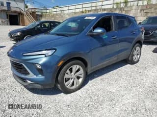 ✅ 2025 Buick Encore GX Preferred • VIN: KL4AMBSP2SB014854 • Лот: 70572105. Опубликован ранее на Copart с пробегом 20 569 миль. Бесплатный доступ к архиву аукционных продаж из США и подробный отчёт об истории автомобиля на DreamBid. Изображение 1.