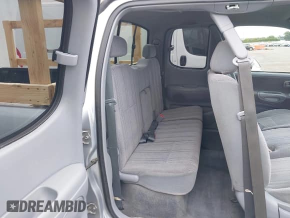 ✅ 2000 Toyota Tundra SR5 • VIN: 5TBRT3414YS103930 • Lot: 42893233. Listed on IAAI with 382,905 mi. Free auction sales archive from the USA and detailed vehicle history report at DreamBid. Image 8.