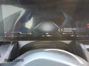 ✅ 2025 BMW 5 Series 530i • VIN: WBA43FJ00SCT65335 • Lot: 69997515. Wystawiony na Copart z przebiegiem 17 990 mil. Bezpłatny archiwum sprzedaży aukcyjnych z USA i szczegółowy raport historii pojazdu na DreamBid. Zdjęcie 9.