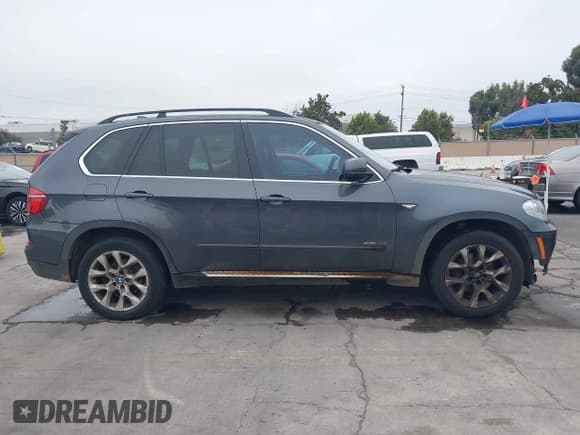✅ 2013 BMW X5 xDrive35i • VIN: 5UXZV4C52D0B10983 • Лот: 43541984. Опубликован ранее на IAAI с пробегом 185 771 миль. Бесплатный доступ к архиву аукционных продаж из США и подробный отчёт об истории автомобиля на DreamBid. Изображение 13.