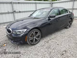 2020 BMW 3 Series 330i z VIN 3MW5R1J00L8B33980, wystawiony jako Copart lot #57954325 z przebiegiem 45 359 mil mil oraz Szkoda całkowita • Salvage title. Historia ofert i sprzedaży dostępna na DreamBid. Obrazek 1.