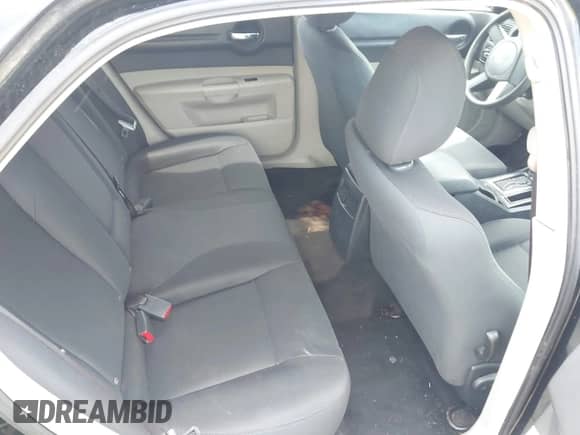 2005 Dodge Magnum SE с VIN 2D4FV48V75H567587, выставлен на аукционе IAAI как лот 42290818 с пробегом 284 119 миль миль и . История ставок и продаж доступна на DreamBid. Изображение 8.