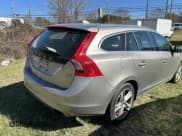 ✅ 2015 Volvo V60 T5 Drive-E Premier • VIN: YV140MEK6F1245353 • Lot: 41713825. Wystawiony na IAAI z przebiegiem 131 682 mil. Bezpłatny archiwum sprzedaży aukcyjnych z USA i szczegółowy raport historii pojazdu na DreamBid. Zdjęcie 4.