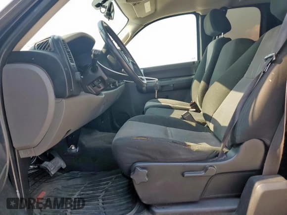 ✅ 2009 GMC Sierra 1500 SL • VIN: 1GTEC19C69Z293931 • Лот: 80695585. Опубликован ранее на Copart с пробегом 124 205 миль. Бесплатный доступ к архиву аукционных продаж из США и подробный отчёт об истории автомобиля на DreamBid. Изображение 7.