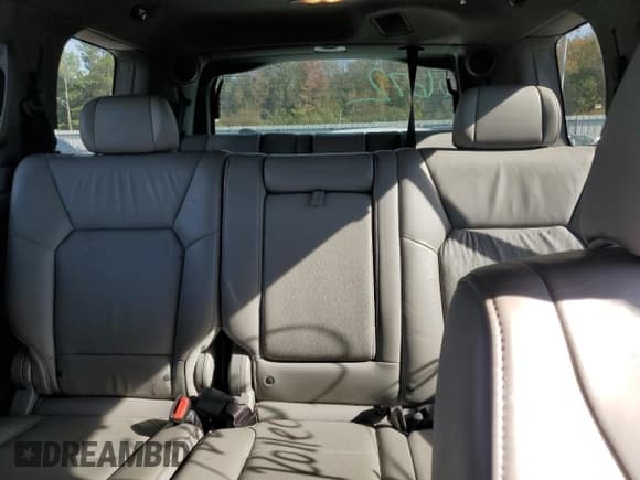 ✅ 2011 Honda Pilot Touring • VIN: 5FNYF4H97BB068229 • Lot: 92261965. Wystawiony na Copart z przebiegiem 185 934 mil. Bezpłatny archiwum sprzedaży aukcyjnych z USA i szczegółowy raport historii pojazdu na DreamBid. Zdjęcie 10.