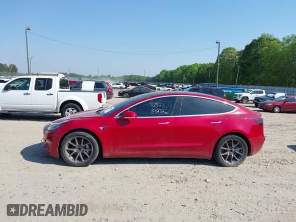 ✅ 2020 Tesla Model 3 Long Range • VIN: 5YJ3E1EB5LF783269 • Lot: 42085024. Wystawiony na IAAI z przebiegiem 80 939 mil. Bezpłatny archiwum sprzedaży aukcyjnych z USA i szczegółowy raport historii pojazdu na DreamBid. Zdjęcie 13.