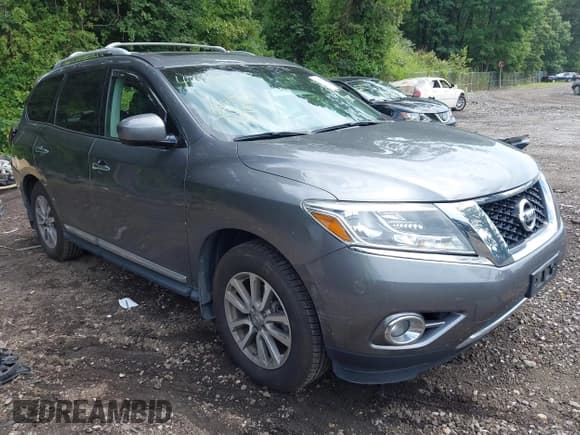 ✅ 2015 Nissan Pathfinder Platinum • VIN: 5N1AR2MM1FC648968 • Lot: 42953732. Listed on IAAI with 134,729 mi. Free auction sales archive from the USA and detailed vehicle history report at DreamBid. Image 1.