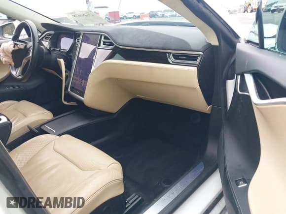 ✅ 2017 Tesla Model S 60 • VIN: 5YJSA1E16HF178893 • Lot: 43320978. Listed on IAAI with 100,290 mi. Free auction sales archive from the USA and detailed vehicle history report at DreamBid. Image 5.