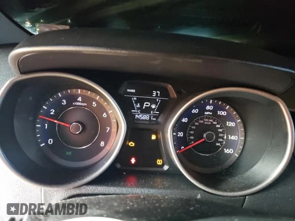 ✅ 2016 Hyundai Elantra Limited • VIN: 5NPDH4AE4GH795899 • Lot: 81992615. Listed on Copart with 145,881 mi. Free auction sales archive from the USA and detailed vehicle history report at DreamBid. Image 9.