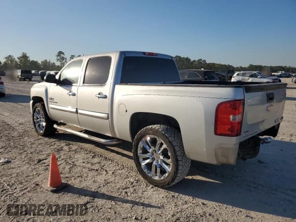 ✅ 2010 Chevrolet Silverado 1500 LT • VIN: 3GCRCSE00AG240200 • Lot: 77204664. Listed on Copart with 225,126 mi. Free auction sales archive from the USA and detailed vehicle history report at DreamBid. Image 2.