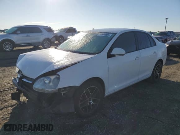 ✅ 2010 Volkswagen Jetta S • VIN: 3VWJZ7AJ5AM064346 • Lot: 82404885. Wystawiony na Copart z przebiegiem 183 698 mil. Bezpłatny archiwum sprzedaży aukcyjnych z USA i szczegółowy raport historii pojazdu na DreamBid. Zdjęcie 1.