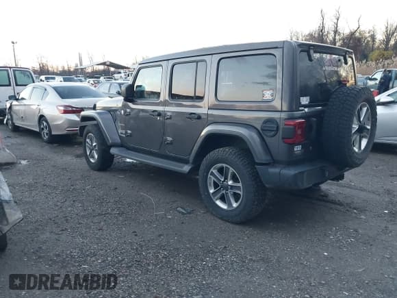 ✅ 2020 Jeep Wrangler Unlimited Sahara Altitude • VIN: 1C4HJXEN7LW122756 • Lot: 43805621. Listed on IAAI with 127,613 mi. Free auction sales archive from the USA and detailed vehicle history report at DreamBid. Image 3.
