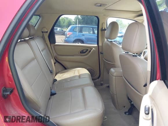 ✅ 2007 Ford Escape Limited • VIN: 1FMCU94117KC03238 • Lot: 42824386. Listed on IAAI with 132,009 mi. Free auction sales archive from the USA and detailed vehicle history report at DreamBid. Image 8.