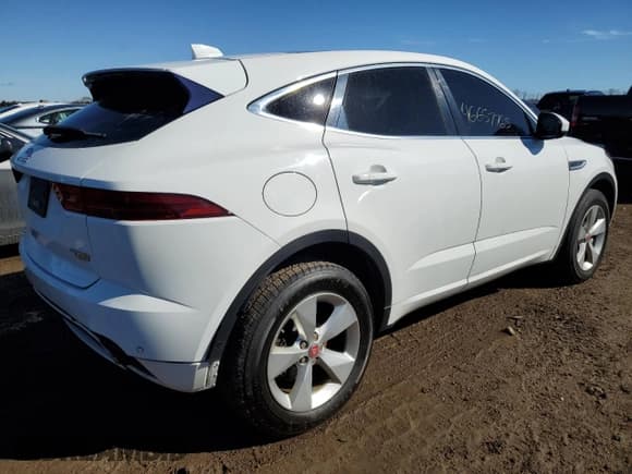 ✅ 2018 Jaguar E-Pace R-Dynamic S • VIN: SADFT2GX0J1Z24177 • Lot: 46657765. Listed on Copart with 139,732 mi. Free auction sales archive from the USA and detailed vehicle history report at DreamBid. Image 3.