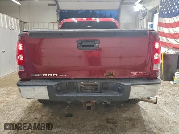 ✅ 2013 GMC Sierra 1500 SLT • VIN: 3GTP2WE70DG136504 • Лот: 93619315. Опубликован ранее на Copart с пробегом 147 577 миль. Бесплатный доступ к архиву аукционных продаж из США и подробный отчёт об истории автомобиля на DreamBid. Изображение 6.