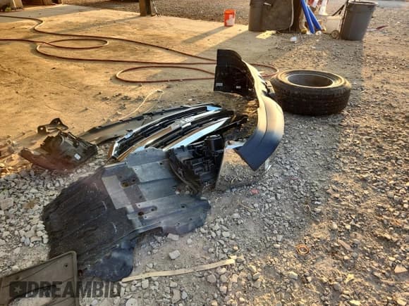 ✅ 2019 Chevrolet Silverado 1500 LT • VIN: 2GCVKPEC8K1169928 • Lot: 81097315. Wystawiony na Copart z przebiegiem 76 132 mil. Bezpłatny archiwum sprzedaży aukcyjnych z USA i szczegółowy raport historii pojazdu na DreamBid. Zdjęcie 12.