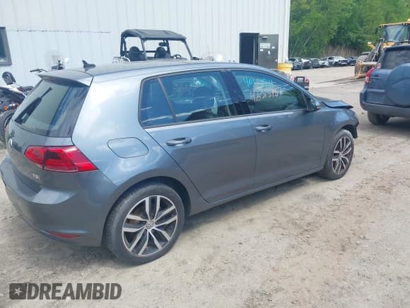 ✅ 2017 Volkswagen Golf S • VIN: 3VW217AU9HM036338 • Lot: 42313787. Wystawiony na IAAI z przebiegiem 90 422 mil. Bezpłatny archiwum sprzedaży aukcyjnych z USA i szczegółowy raport historii pojazdu na DreamBid. Zdjęcie 4.