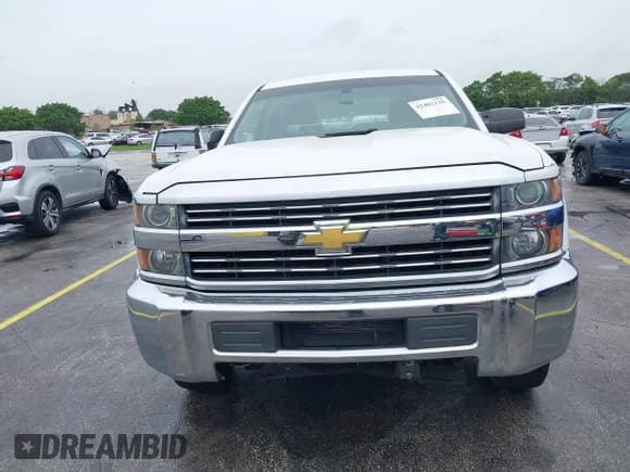 ✅ 2018 Chevrolet Silverado 2500HD Work Truck • VIN: 1GC2CUEG6JZ186007 • Lot: 42403135. Wystawiony na IAAI z przebiegiem 261 922 mil. Bezpłatny archiwum sprzedaży aukcyjnych z USA i szczegółowy raport historii pojazdu na DreamBid. Zdjęcie 13.