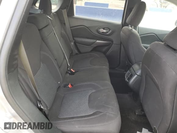 ✅ 2019 Jeep Cherokee Latitude • VIN: 1C4PJMCXXKD155579 • Lot: 81691545. Wystawiony na Copart z przebiegiem 65 186 mil. Bezpłatny archiwum sprzedaży aukcyjnych z USA i szczegółowy raport historii pojazdu na DreamBid. Zdjęcie 11.