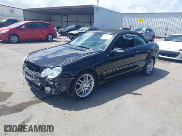 ✅ 2009 Mercedes-Benz CLK 350 • VIN: WDBTK56F29T107402 • Lot: 41934705. Listed on IAAI with 235,246 mi. Free auction sales archive from the USA and detailed vehicle history report at DreamBid. Image 2.