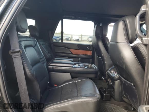 ✅ 2018 Lincoln Navigator Reserve • VIN: 5LMJJ2LT4JEL16145 • Lot: 84436355. Listed on Copart with 97,841 mi. Free auction sales archive from the USA and detailed vehicle history report at DreamBid. Image 11.