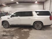 ✅ 2023 GMC Yukon XL Denali Ultimate • VIN: 1GKS2KKL9PR557408 • Lot: 41275837. Wystawiony na IAAI z przebiegiem 19 556 mil. Bezpłatny archiwum sprzedaży aukcyjnych z USA i szczegółowy raport historii pojazdu na DreamBid. Zdjęcie 14.