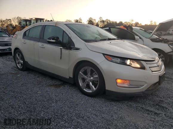 ✅ 2013 Chevrolet Volt • VIN: 1G1RD6E4XDU141241 • Lot: 75853044. Wystawiony na Copart z przebiegiem 179 378 mil. Bezpłatny archiwum sprzedaży aukcyjnych z USA i szczegółowy raport historii pojazdu na DreamBid. Zdjęcie 4.