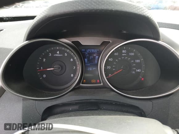 ✅ 2016 Hyundai Veloster • VIN: KMHTC6AD4GU261428 • Lot: 70861325. Wystawiony na Copart z przebiegiem 125 966 mil. Bezpłatny archiwum sprzedaży aukcyjnych z USA i szczegółowy raport historii pojazdu na DreamBid. Zdjęcie 9.