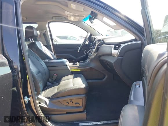 ✅ 2020 Chevrolet Tahoe LT • VIN: 1GNSKBKC5LR121183 • Lot: 43394920. Listed on IAAI with 140,841 mi. Free auction sales archive from the USA and detailed vehicle history report at DreamBid. Image 5.