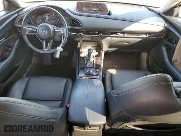 ✅ 2020 Mazda CX-30 Preferred • VIN: 3MVDMBDL4LM107462 • Lot: 71458255. Wystawiony na Copart z przebiegiem 70 296 mil. Bezpłatny archiwum sprzedaży aukcyjnych z USA i szczegółowy raport historii pojazdu na DreamBid. Zdjęcie 8.