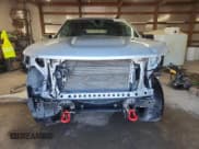 ✅ 2021 Chevrolet Silverado 1500 Custom Trail Boss • VIN: 1GCPYCEF4MZ244709 • Lot: 87100405. Wystawiony na Copart z przebiegiem 57 258 mil. Bezpłatny archiwum sprzedaży aukcyjnych z USA i szczegółowy raport historii pojazdu na DreamBid. Zdjęcie 5.