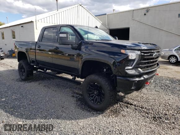 ✅ 2025 Chevrolet Silverado 2500HD LTZ • VIN: 2GC4KPE71S1211032 • Lot: 86865925. Wystawiony na Copart z przebiegiem 1 698 mil. Bezpłatny archiwum sprzedaży aukcyjnych z USA i szczegółowy raport historii pojazdu na DreamBid. Zdjęcie 4.