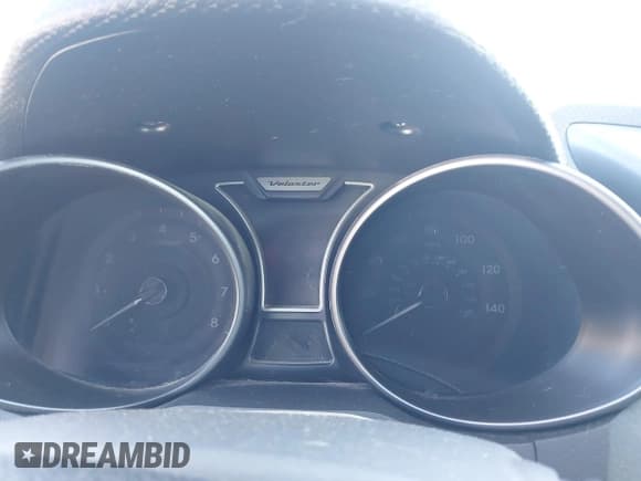 ✅ 2013 Hyundai Veloster Turbo • VIN: KMHTC6AE4DU158224 • Lot: 42725813. Wystawiony na IAAI z przebiegiem Nie podano. Bezpłatny archiwum sprzedaży aukcyjnych z USA i szczegółowy raport historii pojazdu na DreamBid. Zdjęcie 7.