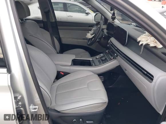 2023 Hyundai Palisade SEL с VIN KM8R24GE4PU614266, выставлен на аукционе IAAI как лот 43102928 с пробегом 71 875 миль миль и . История ставок и продаж доступна на DreamBid. Изображение 5.