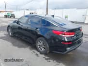 ✅ 2020 Kia Optima LX • VIN: 5XXGT4L35LG420908 • Lot: 43342251. Wystawiony na IAAI z przebiegiem 36 897 mil. Bezpłatny archiwum sprzedaży aukcyjnych z USA i szczegółowy raport historii pojazdu na DreamBid. Zdjęcie 3.