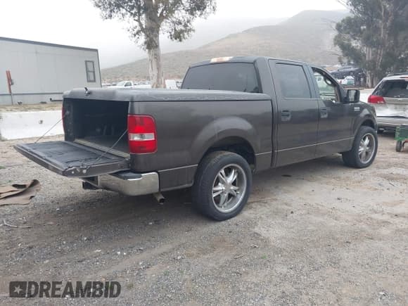 ✅ 2005 Ford F-150 XLT • VIN: 1FTRW12W15KE64553 • Lot: 42009373. Listed on IAAI with 106,454 mi. Free auction sales archive from the USA and detailed vehicle history report at DreamBid. Image 4.