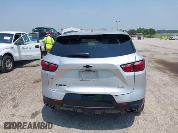 2020 Chevrolet Blazer RS z VIN 3GNKBERS0LS670737, wystawiony jako IAAI lot #42484504 z przebiegiem 64 065 mil mil oraz . Historia ofert i sprzedaży dostępna na DreamBid. Obrazek 17.