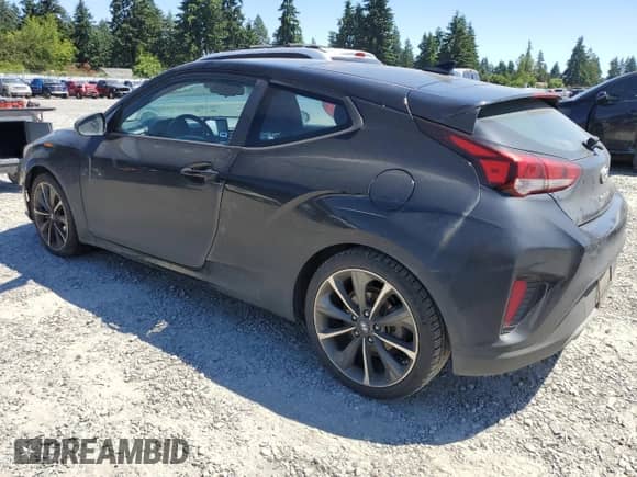 2021 Hyundai Veloster 2.0 z VIN KMHTG6AF8MU032610, wystawiony jako Copart lot #63536335 z przebiegiem 195 788 mil mil oraz Czysty tytuł • Clean title. Historia ofert i sprzedaży dostępna na DreamBid. Obrazek 2.