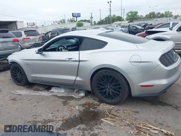 ✅ 2015 Ford Mustang GT • VIN: 1FA6P8CF2F5310995 • Lot: 41909689. Listed on IAAI with 83,171 mi. Free auction sales archive from the USA and detailed vehicle history report at DreamBid. Image 15.