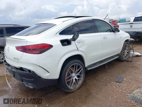 ✅ 2024 Mercedes-Benz GLE 53 AMG • VIN: 4JGFD6BB9RB059819 • Lot: 43197349. Wystawiony na IAAI z przebiegiem Nie podano. Bezpłatny archiwum sprzedaży aukcyjnych z USA i szczegółowy raport historii pojazdu na DreamBid. Zdjęcie 4.