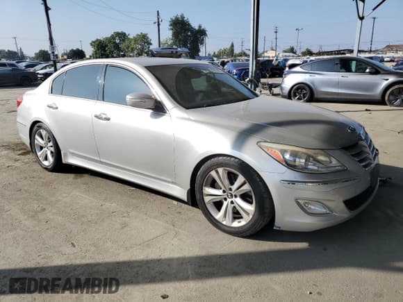 ✅ 2013 Hyundai Genesis 3.8L • VIN: KMHGC4DD9DU215025 • Лот: 85955675. Опубликован ранее на Copart с пробегом 114 215 миль. Бесплатный доступ к архиву аукционных продаж из США и подробный отчёт об истории автомобиля на DreamBid. Изображение 4.