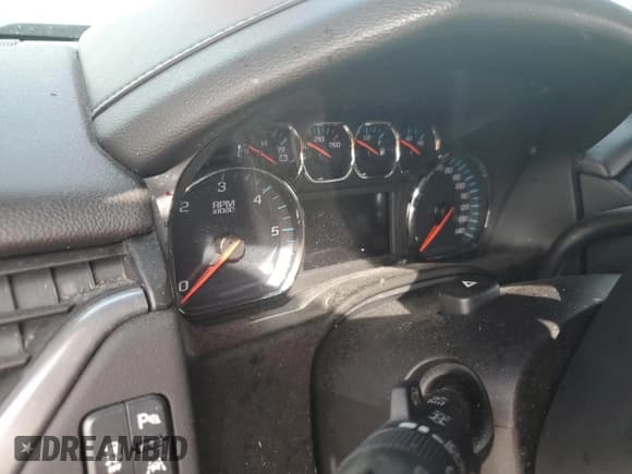 ✅ 2019 Chevrolet Tahoe LS • VIN: 1GNSCAKC3KR167455 • Lot: 63052625. Wystawiony na Copart z przebiegiem Nie podano. Bezpłatny archiwum sprzedaży aukcyjnych z USA i szczegółowy raport historii pojazdu na DreamBid. Zdjęcie 9.